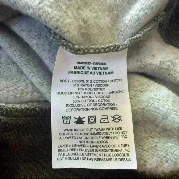 Women’s light weight Nike hooded sweatshirt size Small. - Picture 5 of 5